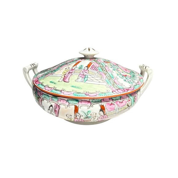 Vintage Chinese Rose Medallion Porcelain Covered Tureen Hand Painted Floral Scen - Picture 2 of 12